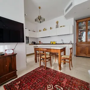 https://ampio-ed-incantevole-monolocale-a-citylife.it-lombardy.com