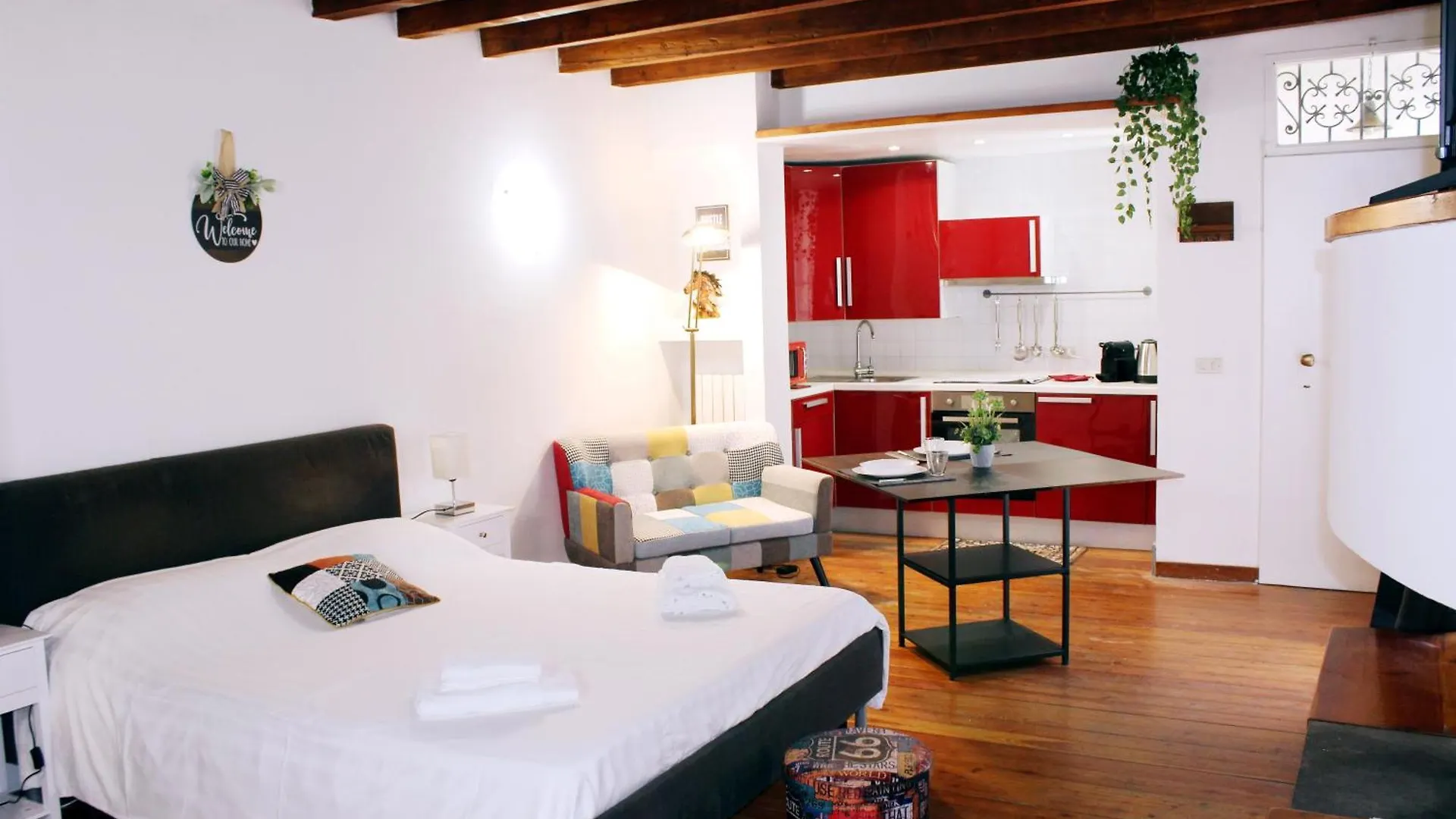 Hbhall Navigli 2 Apartment location